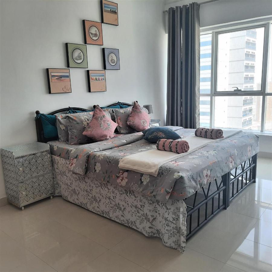 Beach Side Private Room Near Expo Center Sharjah Buitenkant foto
